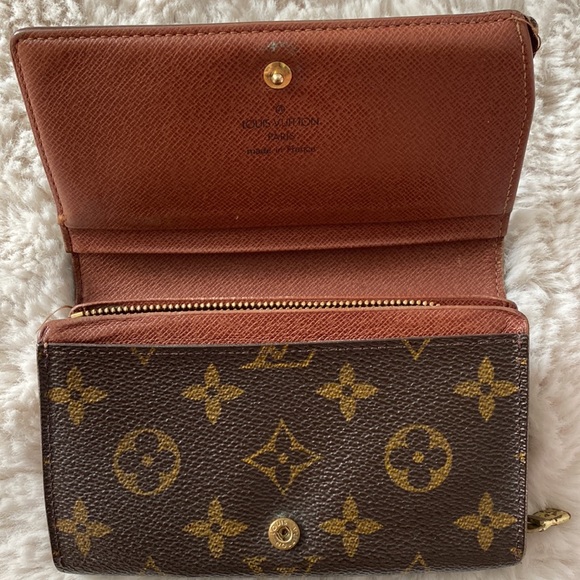 Louis Vuitton Wallet - Picture 5 of 9